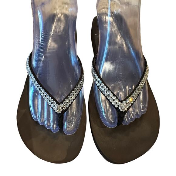 Yellow Box Jello Women’s Size 8 Brown Bejewled Flip Flips - Picture 1 of 4